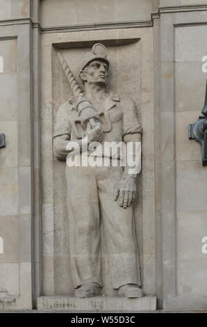 Flachrelief der Arbeitnehmer am Platz der Verfassung Stockfoto