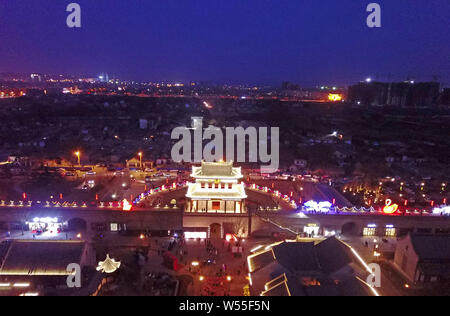 Die jimo Antike Stadt Reliquien leuchtet das Frühlingsfest oder Neujahrsfest in Qingdao, Provinz Shandong, China, am 9. Februar zu markieren Stockfoto