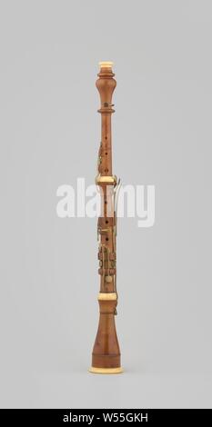 Oboe, Oboe aus Palm Holz mit zwölf Messing klappen. Der obere Teil zeigt Ähnlichkeit mit oboen von Bohrmann und Grenser., anonym, Deutschland, C. 1820, Buchsbaum, kleppen, klep, l 55,6 cm × d 6,5 cm x T 2,8 cm Stockfoto