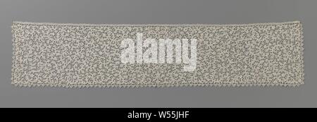 Riegel - Schlupf der Nadelspitzen mit Spiralgehäuse Getränke, Riegel - Slip von natürlichen Farben Nadel: Flachbild venezianische Spitze. Symmetrische Seite mit einer unregelmäßigen bar Boden, komplett mit dicken Spiralgehäuse Getränke mit Club-geformten Knospen. Es ist eine gerade Rahmen um es mit ähnlichen Dreiecke Bögen., anonym, Venedig, C. 1675 - C. 1699, Leinen (Material), die flachen Venezianischen (Nadelspitze), l 16 cm x W 78 cm Stockfoto