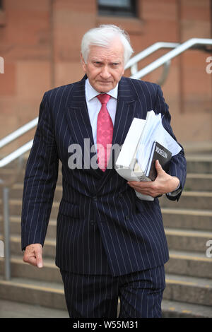 Ehemalige Konservative MP Harvey Proctor außerhalb Crown Court Newcastle nach Carl Buche, der Westminster VIP-pädophilen Ankläger, wurde zu 18 Jahren für 12 Grafen von Rechtsbeugung und des Betrugs verurteilt. Stockfoto