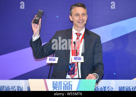 --FILE -- Jakob Rinderknecht, CEO von EF China, besucht einen Gipfel in Peking, China, 19. November 2018. Global Private language tutor Education First (EF) ist Co Stockfoto