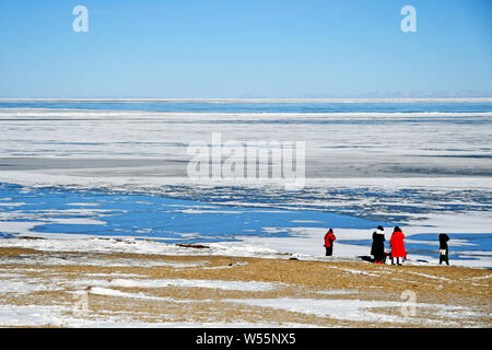 ------ Landschaft der Qinghai-see, Chinas größten inländischen Salzwassersee, im Nordwesten der chinesischen Provinz Qinghai, 31. Dezember 2018. Chinas größte Stockfoto