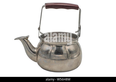 Teekanne Edelstahl Sieb für Teeblätter. Auf weissem Hintergrund isolieren. Stockfoto