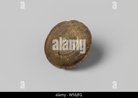 Button aus dem Wrack der East Indies Schiff Hollandia, Knoop, Annett, Dutch East India Company, Hollandia (Schiff), anonym, Niederlande, 1700-in oder vor dem 13-Aug-1743, Knochen (Material), h 1,2 cm x T 2,1 cm Stockfoto