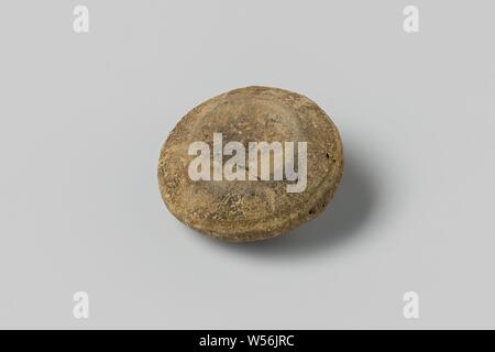 Button aus dem Wrack der East Indies Schiff Hollandia, Knoop. (1), Annett, Dutch East India Company, Hollandia (Schiff), anonym, Niederlande, 1700-in oder vor dem 13-Aug-1743, Knochen (Material), h 0,7 cm x T 1,9 cm Stockfoto