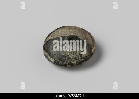 Button aus dem Wrack der East Indies Schiff Hollandia, Knoop. (1), Annett, Dutch East India Company, Hollandia (Schiff), anonym, Niederlande, 1700-in oder vor dem 13-Aug-1743, Knochen (Material), h 0,5 cm x T 1,8 cm Stockfoto