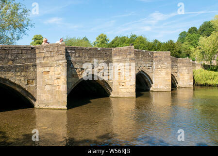 Bakewell Brücke über den Fluss Wye Bakewell Derbyshire Peak District National Park Derbyshire in England GB UK Europa Stockfoto