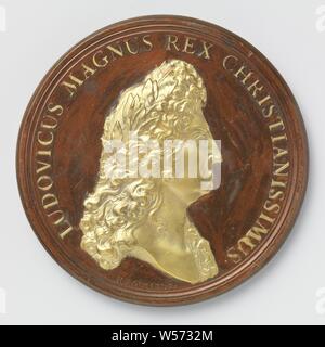 20-jährige Datei aus Regensburg zwischen Frankreich, den Kaiser, Spanien und den Niederlanden, Bronze. Vorderseite: des Menschen Bruststück mit Lorbeerkranz innerhalb einer Inschrift. Rückwärtsgang: Inschrift, Regensburg, Bayern, Louis XIV (König von Frankreich), Jérôme Roussel, Paris, 1684, bronze (Metall), Vergoldung, d 7,6 cm × w 227.26 Stockfoto
