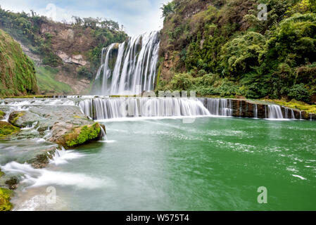 Eine Luftaufnahme des Huangguoshu Wasserfall in Stadt Anshun, Provinz Guizhou im Südwesten Chinas, 11. Februar 2019. Stockfoto