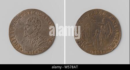 Philip, Erbe zu Spanien, Nachfolger von Charles V als Herrn der Niederlande, Kupfer-Medaille. Front: Die man-Büste im Inneren. Rückwärtsgang: stehende Frau, die Sieg, hält Palmzweig in der linken Hand und hält einen Lorbeerkranz über Philip's Kopf, in römischen Uniform gekleidet, auf einem Stuhl sitzend mit dem Befehl Personal in der Hand in einer Inschrift, abgeschnitten: Jahr, Niederlande, Philip II (König von Spanien), anonym, 1551, kupfer (Metall), markanten (Metallverarbeitung), d 3 cm × w 4.27 Stockfoto