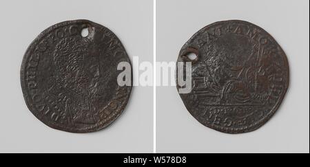 Prinz Philip, Immobilien Spanien, Herr der Niederlande, Kupfer Medaille mit einem Loch. Front: Die man-Büste im Inneren. Rückwärtsgang: Frau mit Palm Zweig in der Rechten und Fackel in der linken Hand sitzt neben Sieg in einer Inschrift, abgeschnitten: Inschrift, Philip II (König von Spanien), anonym, 1555, kupfer (Metall), markanten (Metallverarbeitung), d 2,9 cm × w 4.15 Stockfoto