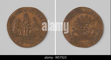 Krankheit und Hunger in die spanischen Niederlande als Ergebnis des Krieges Blockade, Kupfer-Medaille. Vorderseite: Spanier, stehen zwischen Hunger, als Sitzen, ausgemergelte Frau, und der Tod, wie ein Skelett, in der Mitte einer Waffe durch einen Wrap, Schneiden umgeben sitzend dargestellt dargestellt: Jahr. Rückwärtsgang: gefüllte Horn von Fülle in einem Wrap, abgeschnitten: Inschrift, Belgien, anonyme, Dordrecht, 1587, kupfer (Metall), markanten (Metallverarbeitung), d 3 cm × w 5.33 Stockfoto