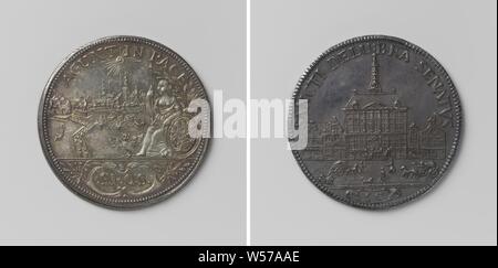 Werkzeug Token von der Stadt 's-Hertogenbosch, silberne Medaille. Vorne: Blick auf die Stadt vom Süden, von der strahlenden Sonne beleuchtet, im Vordergrund: St. Antonieschans, die Straße Straße und einem kleinen Boot, rechts: sitzende Minerva mit Speer in der Rechten und mit dem linken Arm ruht auf Wappen und owl mit Spread Flanken, Schnitt: Monogramm des Buchstaben S, P, Q und S in Kartusche mit Zweigen unter Winged Angel's Kopf geschmückt. Rückwärtsgang: Rathaus unter anderem Häuser, im Vordergrund: Frucht Frau, Sitzen durch einen Stall, Mann mit Schlitten, Mann mit Hund, Frau und Warenkorb innerhalb eines Kreises, Schnitt: Monogramm des Buchstaben S Stockfoto