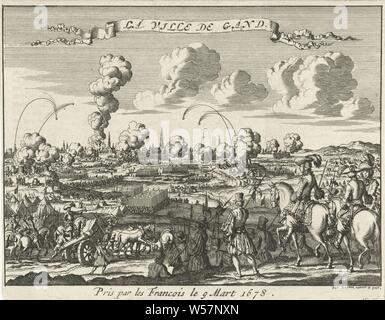 Belagerung von Gent von der Französischen, 1678 La Ville de Gand (Titel auf Objekt), Belagerung der Stadt Gent von der französischen Armee unter König Louis XIV. Die Stadt wurde am 9. März 1678 entnommen. Im Vordergrund französische Offiziere auf dem Pferd, in der Ferne Gent, Belagerung, Krieg, Gent, Jan Luyken (auf Objekt erwähnt), Amsterdam, 1680, Papier, Ätzen, H 123 mm x B 157 mm Stockfoto