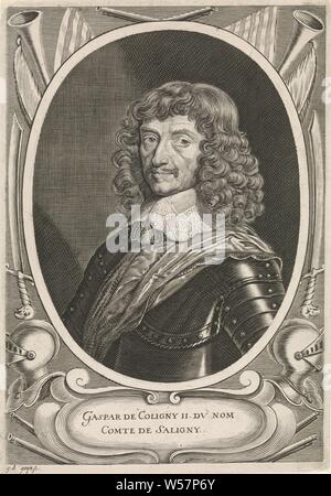 Portrait von Gaspard de Coligny Gaspar de Coligny II DV-Nom Comte de Saligny (Titel auf Objekt), Porträt in einem Oval Liste von Gaspard de Coligny III, Protestantische General von Frankreich. Büste nach links. Er trägt eine Rüstung. Alle Arten von Waffen um das Porträt., Gaspard de Coligny (III), Guilliam de Gheyn (auf Objekt erwähnt), Paris, 1620 - 1650, Papier, Gravieren, w182mm x H 260 mm Stockfoto