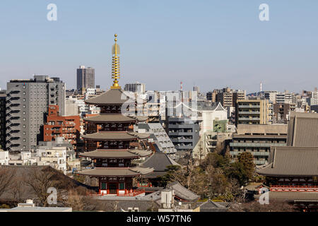 Senso-ji Tempel in der Stadt Tokio, Japan. Eine alte buddhistische Tempel in der Asakusa Viertel von Tokio. Stockfoto