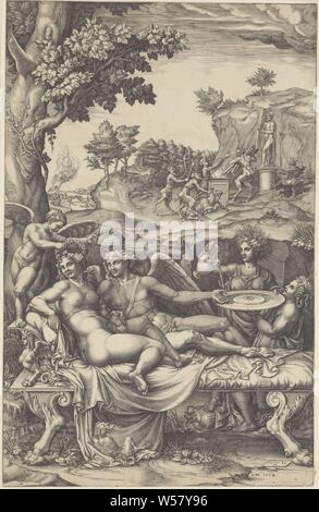 Amor und Psyche Amor und Psyche liegen auf einer Chaiselongue mit Ihrem Kind (voluptas) Landschaft. Eine geflügelte Figur hält Laurel Kränze über den Köpfen von Amor und Psyche. Auf der rechten Ceres gießt Wasser auf die Amor Hand. Seine Hand lehnt sich auf einer Skala von Juno durchgeführt. Im Hintergrund eine Gruppe von satyrn Opfer eine Ziege für eine Statue der Götter. Im Vordergrund liegt ein Hund., Amor und Psyche als Liebhaber, Giorgio Ghisi (auf Objekt erwähnt), 1574, Papier, Gravur, H 357 mm x B 229 mm Stockfoto