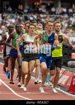 LONDON, ENGLAND - Juli 21: Jake Wightman von Großbritannien und Filip Ingebrigtsen Norwegens an der Emsley Carr Meile bei Tag Zwei der Mul konkurrierenden Stockfoto