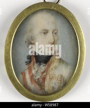 Französisch I (1768-1835), Kaiser von Österreich, Porträt der Französischen I. (1768-1835), Kaiser von Österreich. Büste nach links. Basierend auf einer Vorlage von Joseph Kreutzinger oder Natale Schiavone. Französisch II (römisch-deutschen Kaisers), anonyme, Deutschland, 1800-1820, Elfenbein, Metall, Glas, h 3,5 cm x B 2,9 cm h 4,3 cm x B 3 cm x T 0,4 cm Stockfoto