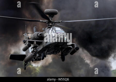 Boeing AH-64D Apache Longbow, wie von der British Army Air Corps verwendet. Stockfoto