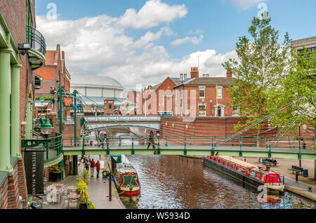 Gas Street Basin schmale Bootshafen, ein Kanal-Becken im Zentrum von Birmingham, England Stockfoto
