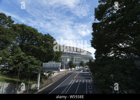 Juli 26, 2019, Tokyo, Japan: die Bauarbeiten am neuen National Stadium. Die Japan Sport Council (JSC) berichtet, Anfang Juli, dass 90% der Bau des neuen National Stadium abgeschlossen wurde, und ist auf der Schiene nach Plan im November zu beenden. Das Stadion wird Gastgeber der Eröffnungs- und Abschlussfeier der Tokyo 2020 die Olympischen und Paralympischen Spiele. (Bild: © Rodrigo Reyes Marin/ZUMA Draht) Stockfoto