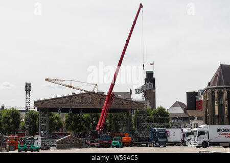 Maastricht und dem Vrijthof Platz bereit für die jährlichen Open Air Konzerte der Geiger Andre Rieu und sein Orchester Strauss Stockfoto