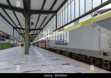 Ankara, Türkei - März 17,2019: Ankara Bahnhof in der Türkei. Stockfoto