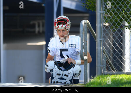 Foxborough, Massachusetts, USA. 26. Juli, 2019. New England Patriots quarterback Danny Etling (5) an die New England Patriots Trainingslager statt auf der Praxis Felder am Gillette Stadium, in Foxborough, Massachusetts. Eric Canha/CSM/Alamy leben Nachrichten Stockfoto