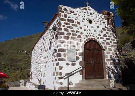 Kleine weiße Steinkirche im Dorf Masca, Teneriffa Stockfoto