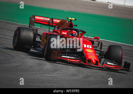 Hockenheim, Deutschland. 26. Juli, 2019. Die Scuderia Ferrari die monegassischen Treiber Charles Leclerc konkurriert im ersten Training der Deutschen F1 Grand Prix. Credit: SOPA Images Limited/Alamy leben Nachrichten Stockfoto