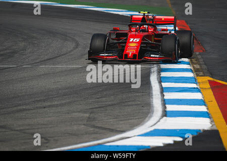 Hockenheim, Deutschland. 26. Juli, 2019. Die Scuderia Ferrari die monegassischen Treiber Charles Leclerc konkurriert im zweiten Training der Deutschen F1 Grand Prix. Credit: SOPA Images Limited/Alamy leben Nachrichten Stockfoto