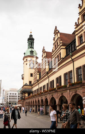 Das alte Rathaus aus dem 15. Jahrhundert auf dem Marktplatz der Stadt Leipzig, Deutschland, beherbergt ein Museum der Stadtgeschichte. Stockfoto