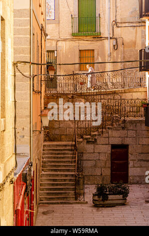 Speichern der Unebenheiten des mittelalterlichen Viertels. El Escorial Madrid Spanien Stockfoto