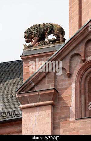 Mainz, Dom St. Martin, Ostchor, Löwe am Giebel Stockfoto