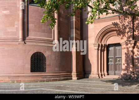 Mainz, Dom St. Martin, Ostchor, Chorapsis und Nördliches Portal Stockfoto