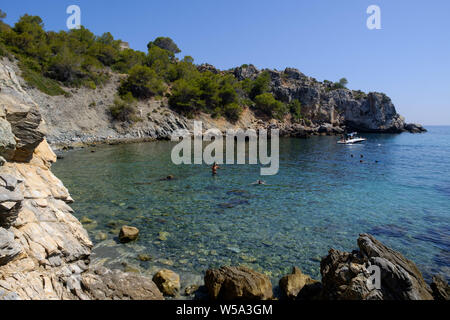 Canuelo Strand in Los Acantilados de Maro-Cerro Gordo Naturpark in der Nähe von Nerja, Malaga, Axarquia, Andalusien, Costa del Sol, Spanien Stockfoto