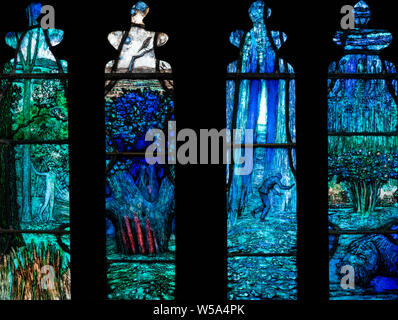 Leuchtet 1-4 der Finzi memorial Fenster von Thomas Denny (2016), die Kathedrale von Gloucester, Gloucestershire, VEREINIGTES KÖNIGREICH Stockfoto