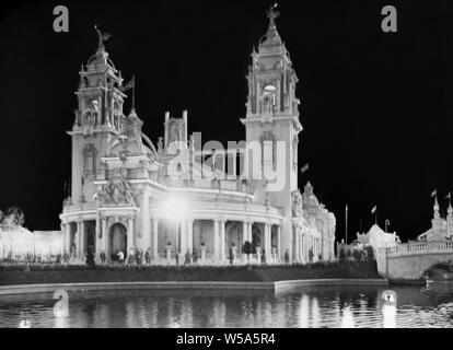 Beleuchtete Angewandte Kunst Pavillon, Franco Britischen Weißen Stadt Ausstellung in London im Jahr 1908 Stockfoto