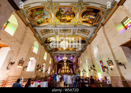 Das Innere der Baclayon Kirche, Bohol, Philippinen Stockfoto