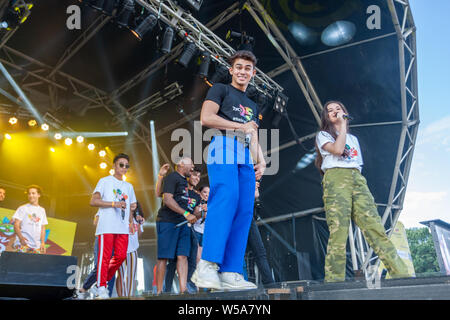 Walton-on-Thames, Samstag, den 20. Juli 2019. Das Barrio Fiesta London in Großbritannien und Europa die größten Philippinischen Festival, das in seinem 35. Jahr. Stockfoto