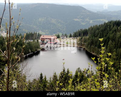 Blick von der Hornisgrinde über den See Mummelsee, Schwarzwald, Deutschland Stockfoto