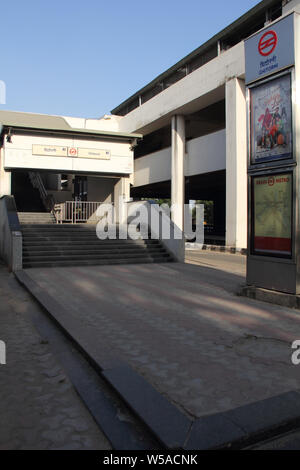 Eingang einer U-Bahn-Station, Neu-Delhi, Indien Stockfoto