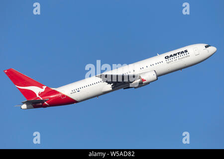 Qantas Boeing 767 Airliner vom Flughafen Sydney. Stockfoto