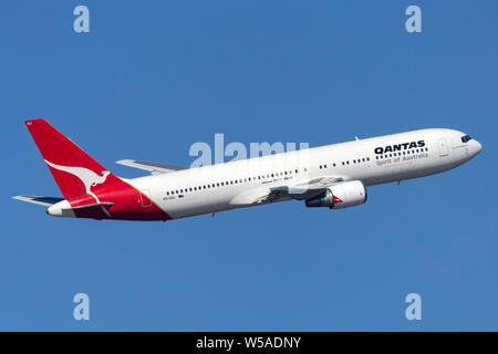 Qantas Boeing 767 Airliner vom Flughafen Sydney. Stockfoto