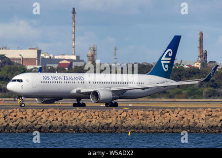 Air New Zealand Boeing 767 großes Verkehrsflugzeug am Flughafen Sydney. Stockfoto