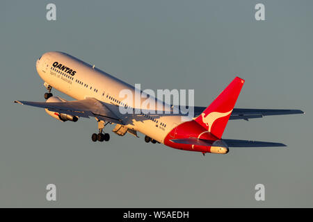Qantas Boeing 767 Airliner vom Flughafen Sydney. Stockfoto