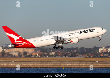 Qantas Boeing 767 Airliner vom Flughafen Sydney. Stockfoto