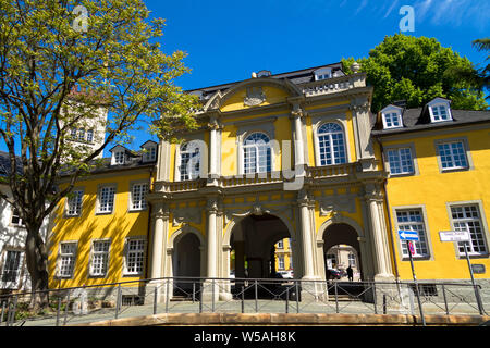 Torhaus der ehemaligen Abtei Werdener, heute theabbey beherbergt die Folkwang Hochschule, Essen, Ruhrgebiet, Deutschland. Firma WPS medienservice der Abtei Werdener", "heute" Stockfoto